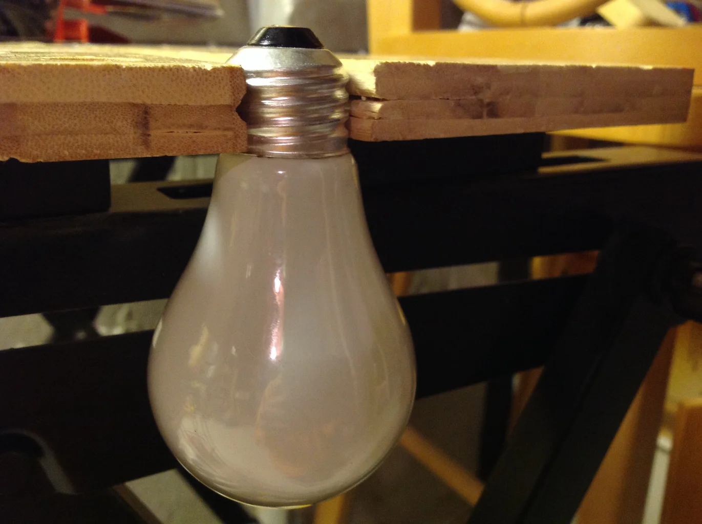 Uncover Simple Tricks to Recognize Original Bulb Holders and Avoid Purchasing Unsafe Fake Versions