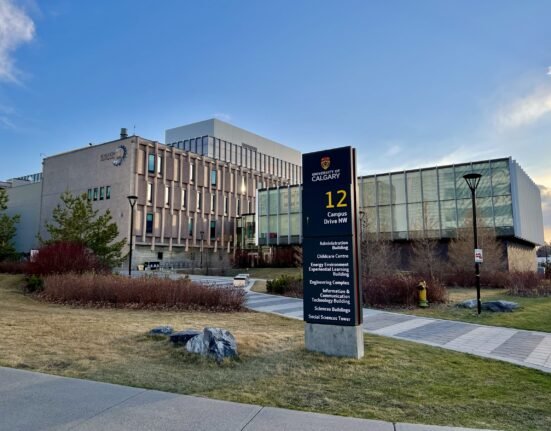 University Of Calgary Entrance Undergraduate Scholarships 2025 – Apply Now